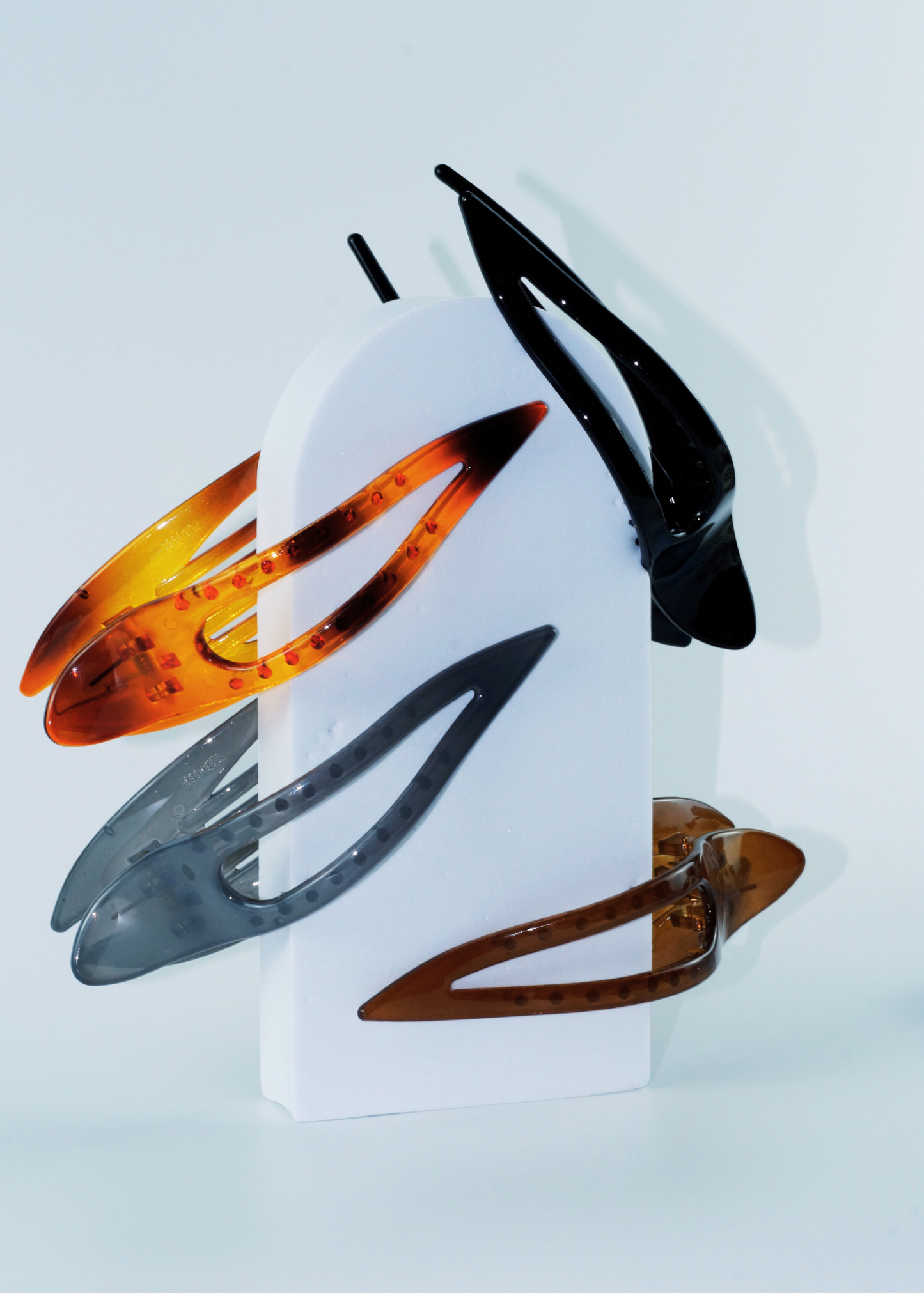 Nordglans Triangel Hårklämma – Modern Design